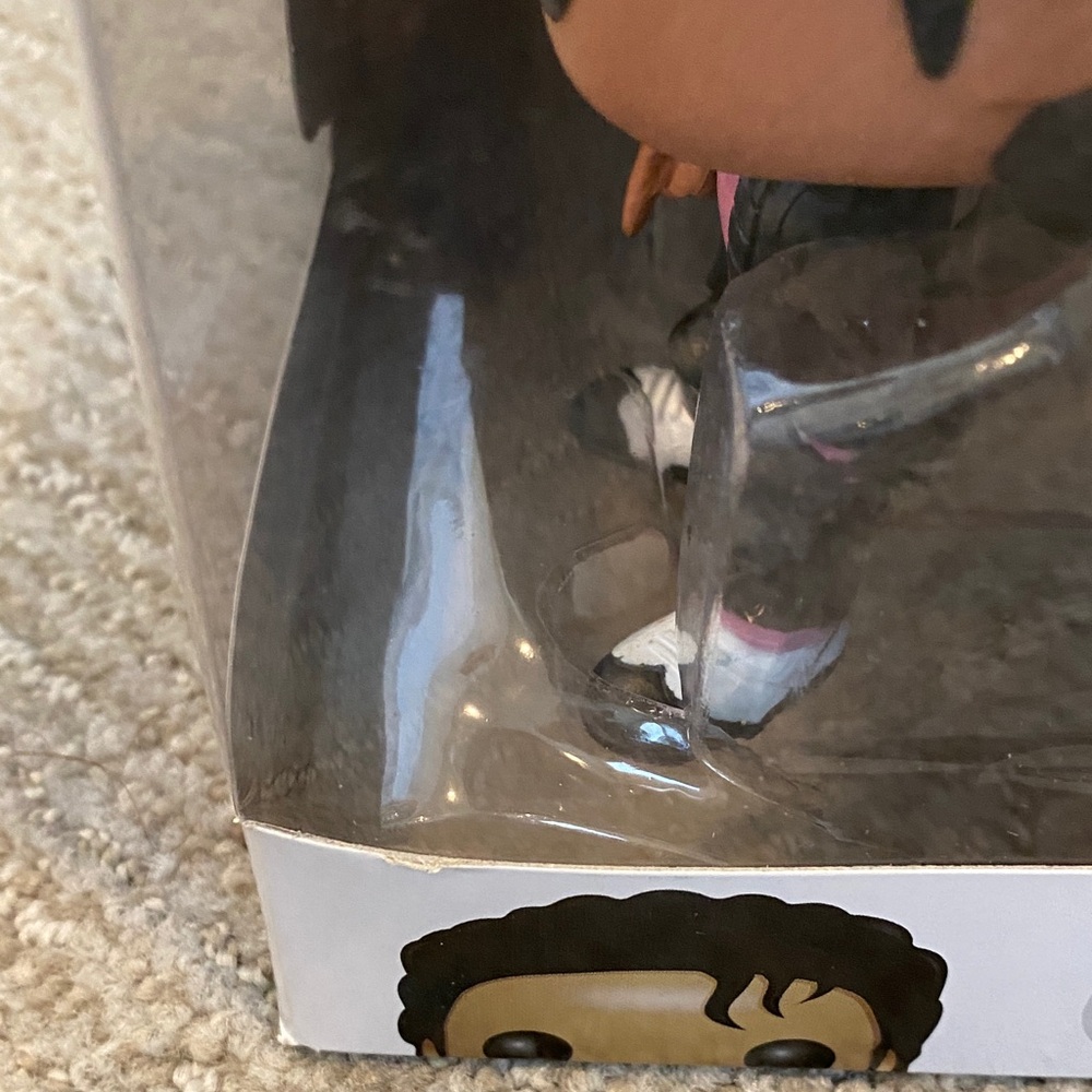 Funko Pop Rock Michael Jackson Figure with Pink and Black Outfit - Picture 8 of 8